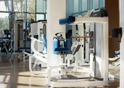 الأجهزة الرياضية في منتجع بارجراف