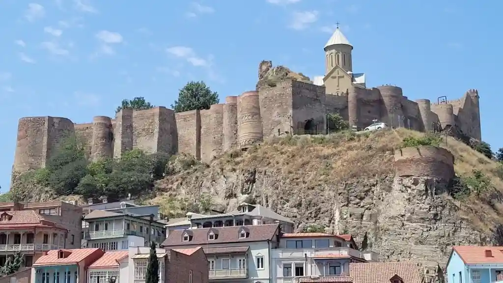 قلعة ناريكالا